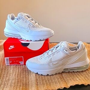 Nike Air Max Pulse - Size 8.5 Color Aura/Reflect Silver-Blue Tint, Unworn